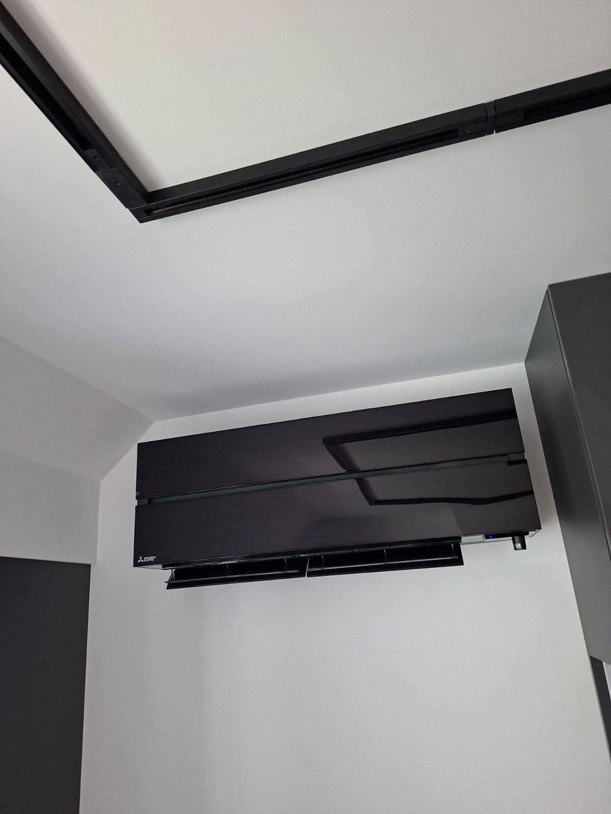 Вътрешно тяло Mitsubishi Electric, черен модел